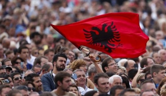 Skena Politike Shqiptare - përçarjet dhe lufta për pushtet!...