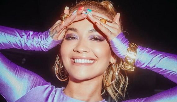 Rita Ora u tregon 16 milionë ndjekësve se si të gatuajnë pite