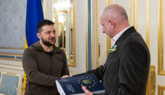 Zelensky dorëzon formularin për anëtarësimin e vendit në BE