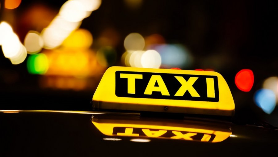 Tmerrohet taksisti në Prishtinë: Nën kërcënimin e armës një i panjohur ia grabiti 90 euro
