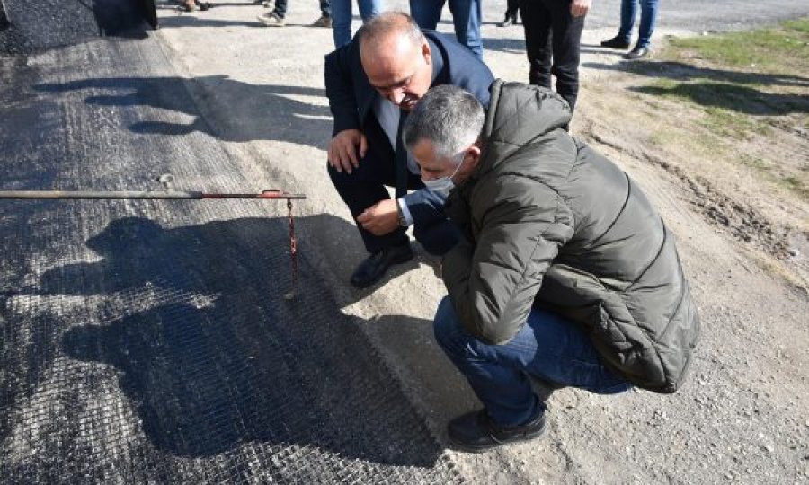 Nëntë milionë euro për kontrata njëburimore, Durmishi deklarohet edhe në Facebook