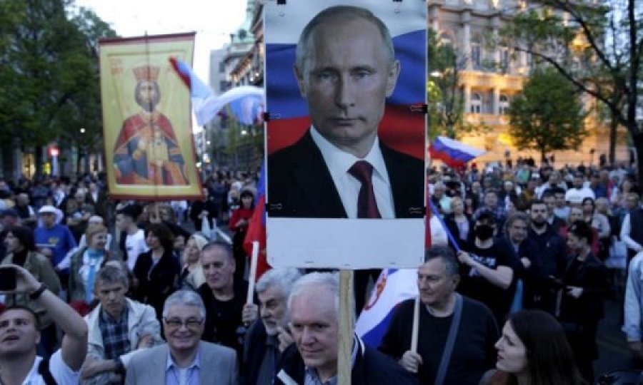 Serbia me peticion kundër sanksionimit të Rusisë, e nënshkruajnë plot figura publike