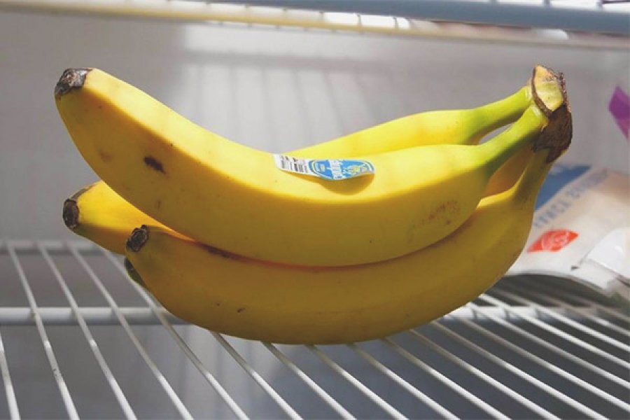A duhen mbajtur bananet në frigorifer?