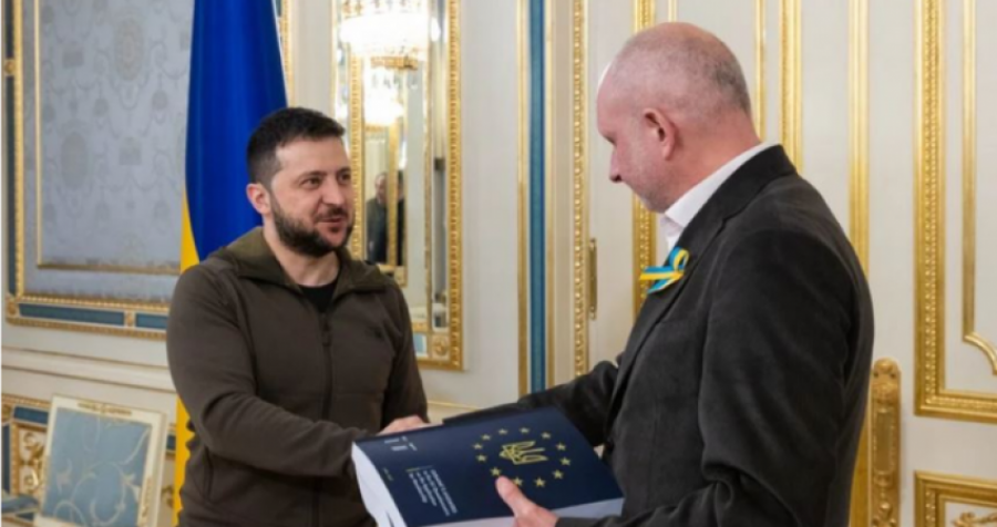 Zelensky dorëzon formularin për anëtarësimin e vendit në BE