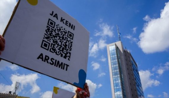 “Ia keni QR arsimit”, çfarë kreativiteti: Kodi të çon te raportimi i problemeve në shkolla