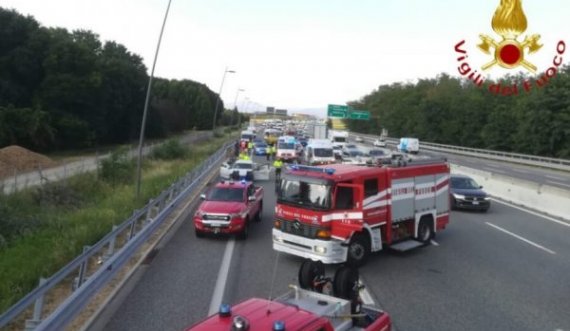 E mori makina përpara në sy të gruas e vajzës, humb jetën shqiptari në Itali