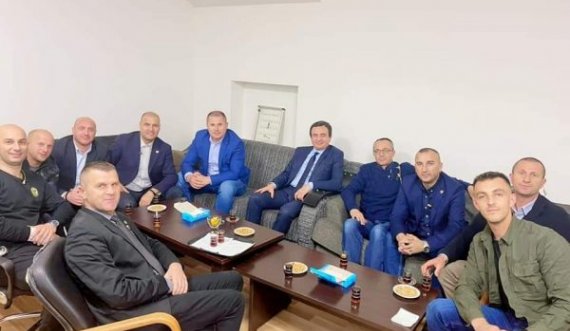 “Nuk krijoi ‘prokuror të famshëm’ dhe shtoi numrin e mbrojtjes së afërt për vete”, zyrtari i Nismas kujton deklaratat e Kurtit