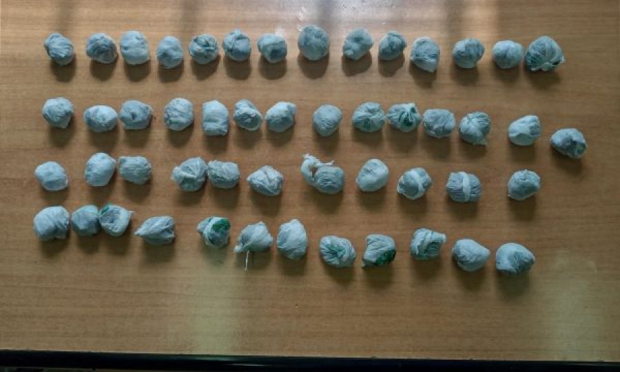 Parandalohet futja e 51 qeseve me substancë narkotike në Qendrën Korrektuese në Dubravë