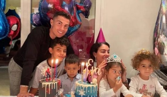 Sa fëmijë i ka Cristiano Ronaldo dhe kush janë nënat e tyre?
