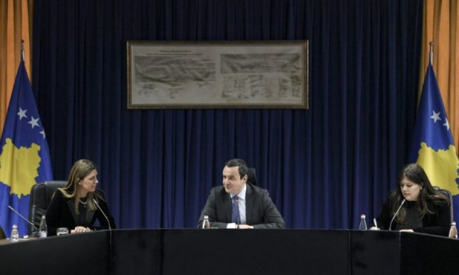 Kurti e Haxhiu takojnë mjeko-ligjorët, diskutohet mundësia që ndonjëri prej tyre të dërgohet në Ukrainë