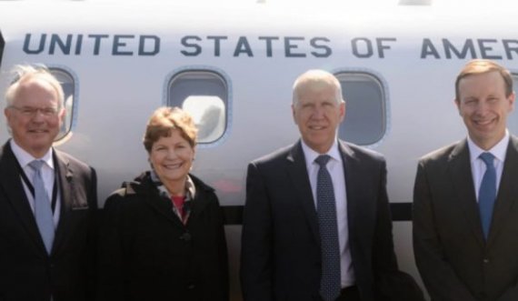 Senatorët amerikanë vizitojnë Kosovën
