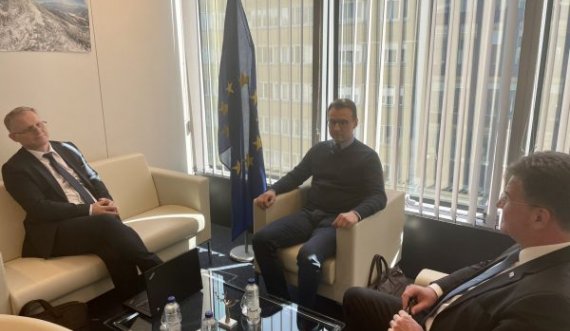 Gjoshi: Bislimi në Bruksel me Petkoviqin, një javë pasi Kurti tha se sulmet terroriste po kryhen nga Serbia