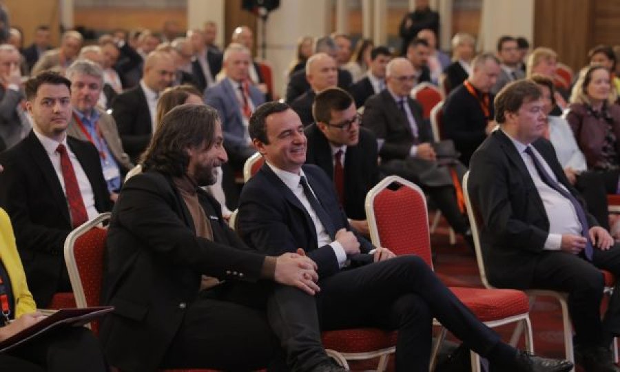 Abdixhiku i komenton raportet e Përparim Ramës me Kurtin