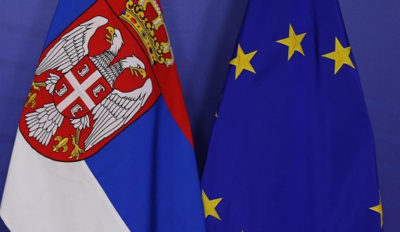 Për herë të parë në dy dekada, shumica e serbëve s’duan të anëtarësohen në BE