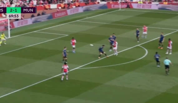Granit Xhaka shënon gol të jashtëzakonshëm nga distanca ndaj Manchester Unitedit