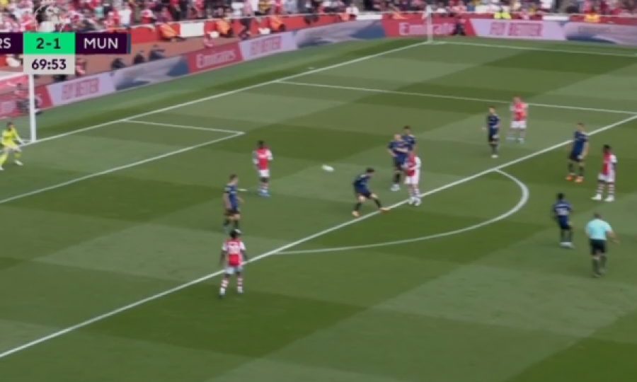Granit Xhaka shënon gol të jashtëzakonshëm nga distanca ndaj Manchester Unitedit