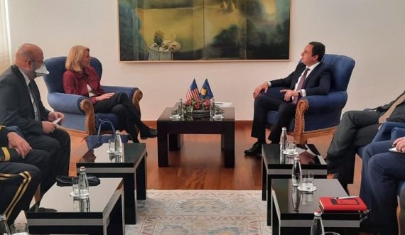 Pas Osmanit, zyrtarët amerikanë i shkojnë në zyre Kurtit