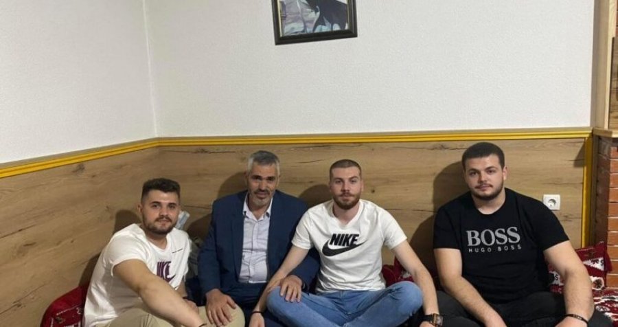 Shabani, Hamëza e Adem Jashari mbrëmë ishin për iftar në odën e Mulla Osmanit