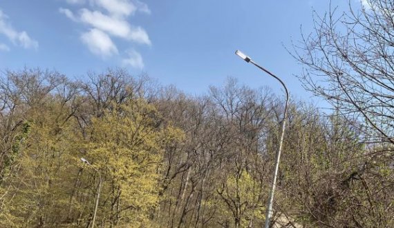 Dritat ndezur në Gërmi edhe gjatë ditës, Bajqinovci: Kryetar, ndali dritat