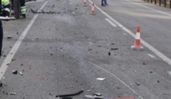 Policia jep informacione për aksidentin në autostradën “Ibrahim Rugova”, dy të lënduar