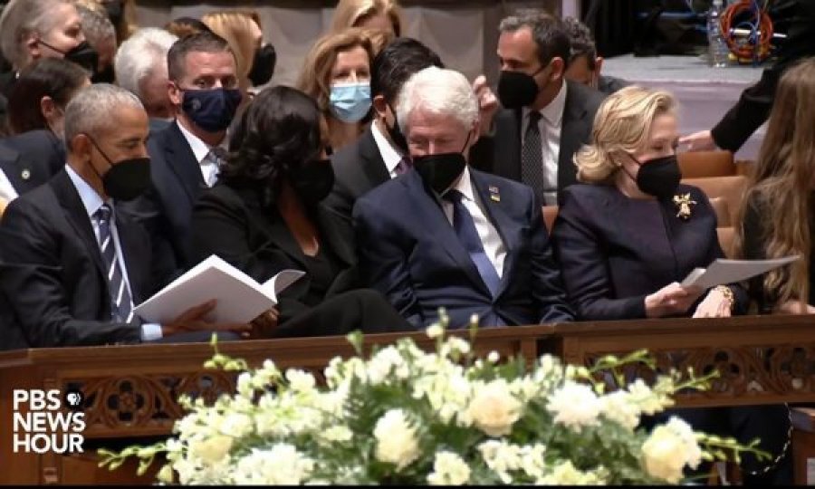 Clinton dhe Obama kalojnë kohë së bashku para nisjes së ceremonisë