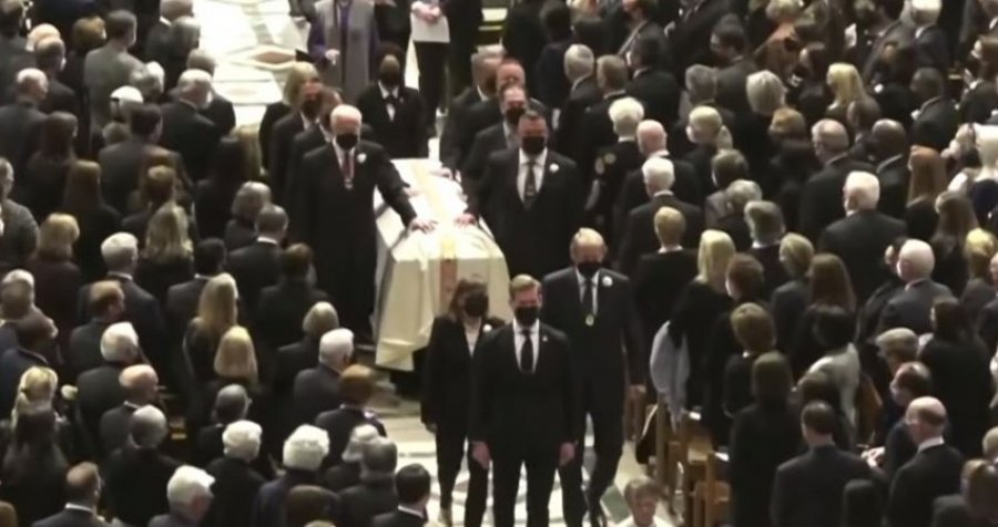 Arkivoli i Madeleine Albright nxirret nga katedralja