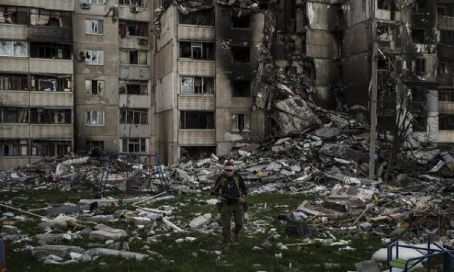 Granatime të rënda ruse, Ukraina thotë se u vranë disa civilë në Kharkiv