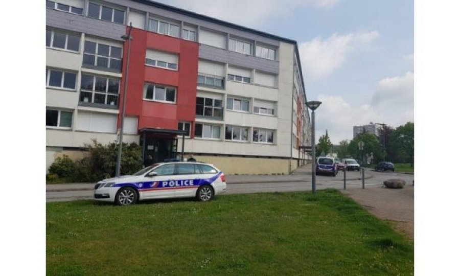 Tragjedi: Çifti kosovar, prindër të shtatë fëmijëve, gjenden të vrarë në banesën e tyre në Francë