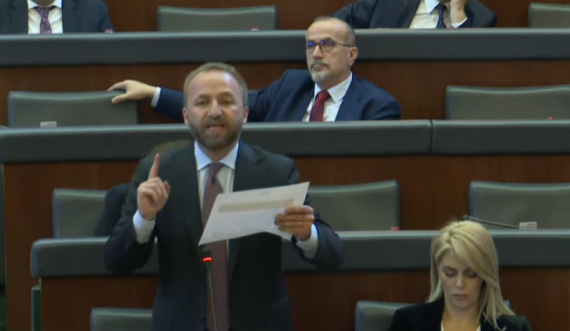 Tahiri ia kthen Muratit: Ministër më spekulant e manipulues s’kemi pasë kurrë