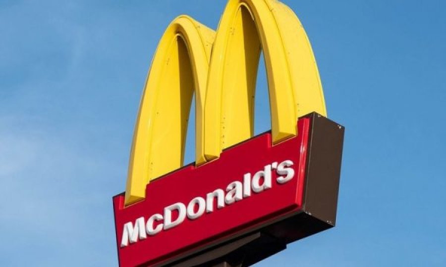 McDonald’s humbet 127 milionë dollarë në Rusi dhe Ukrainë, ushqimet hidhen