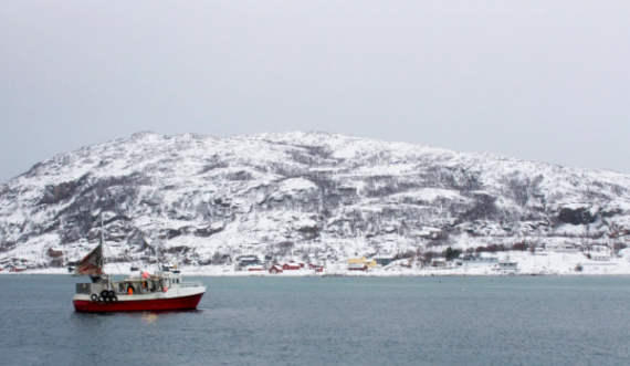 Norvegjia mbyll portet për anijet ruse, përveç atyre të peshkimit
