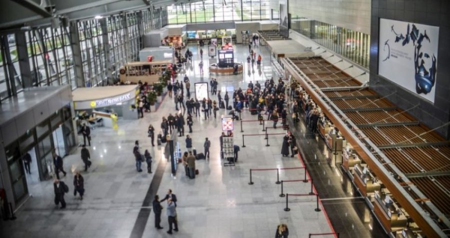 Ndalohet një person në aeroportin “Adem Jashari”, kishte me vete 47 fishekë