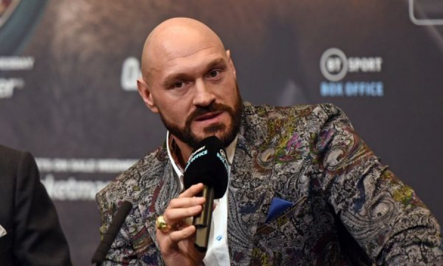 Tyson Fury njofton pensionimin nga boksi