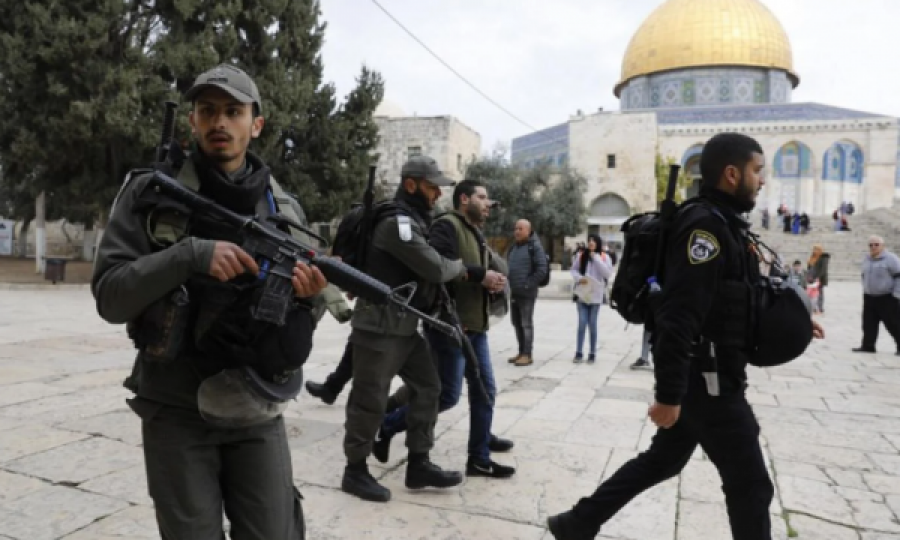 Vazhdojnë tensionet në Al-Aksa, dhjetëra të lënduar