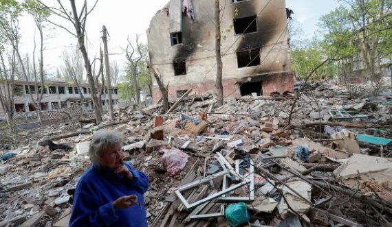 Pa ujë e me kufoma nën rrënoja, ukrainasit në Mariupol në rrezik nga epidemitë vdekjeprurëse