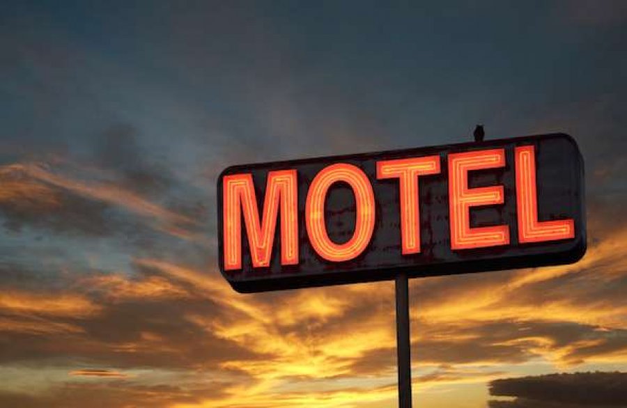Mitrovicë: Pronari i motelit kërcënohet nga klienti që e dëboi