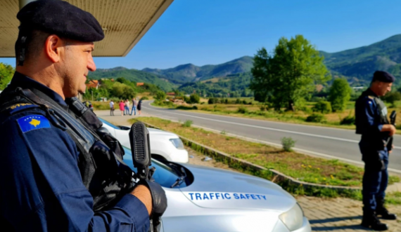 Policia: Janë larguar të gjitha barrikadat në veri