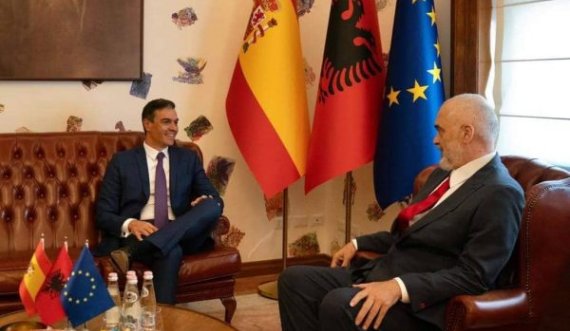 Veterani i politikës kosovare i reagon Kryeministrit të Spanjës për deklaratat në Tiranë