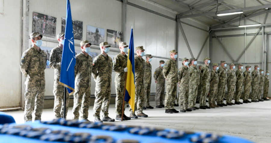 NATO konfirmon largimin e disa trupave nga Kosova