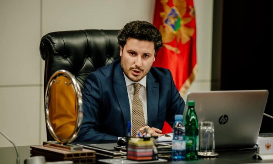 Një parti në Malin e Zi e quan “tradhtare” Qeverinë e Abazoviqit