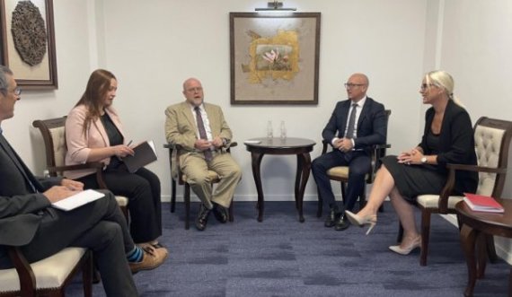 Lista Srpska e sulmon ambasadorin amerikan i quan vlerësime paushalle deklaratat për Radojiçiqin