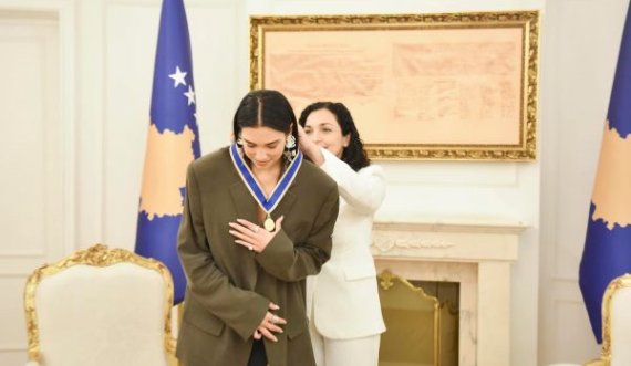 Dua Lipa në Presidencë, nderohet me titullin Ambasadore Nderi e Republikës së Kosovës