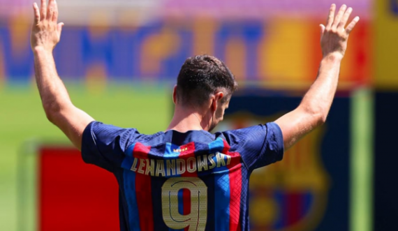 Lewandowski prezantohet para mijëra tifozëve në “Camp Nou”