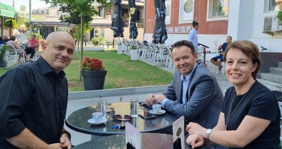 Avdyli publikon foto me Pecin e Gërvallen, ua thur disa lavde