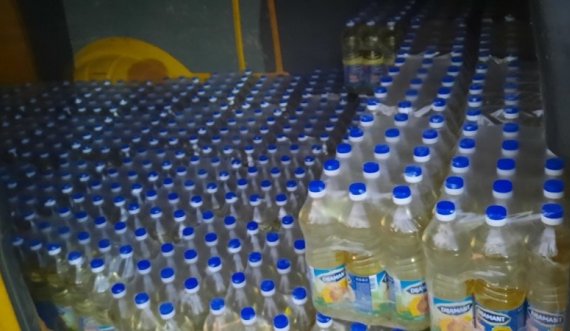 Dogana e Kosovës kap 750 litra vaj të kontrabanduar nga Serbia