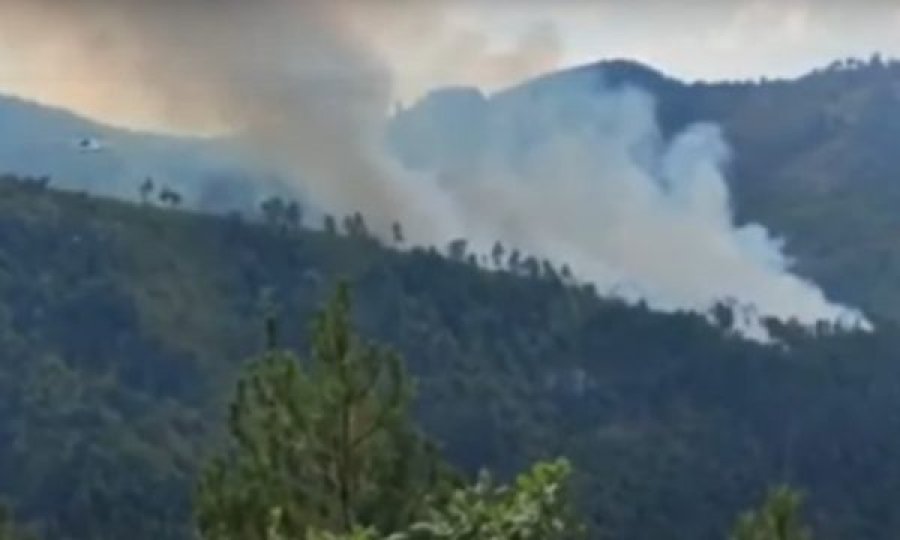 Zjarr në kufirin me Shqipërinë