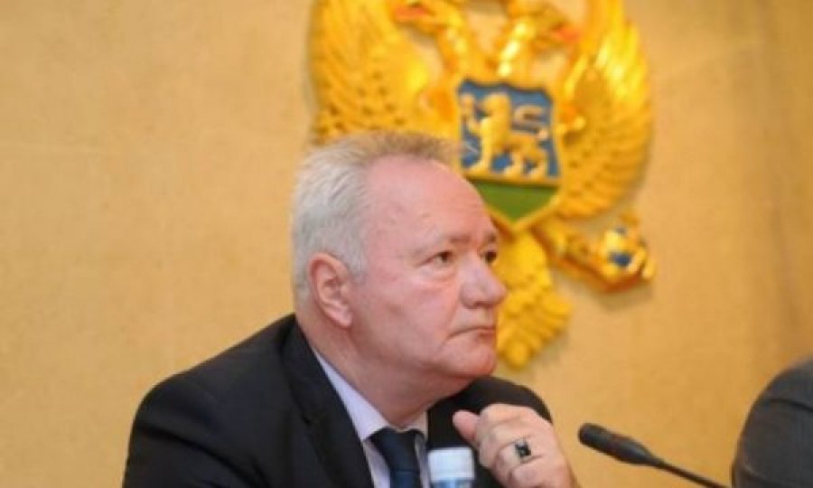 Ish-ambasadori malazez ia jep disa këshilla Kurtit: Forcat serbe e pro ruse mund të krijojnë tollovi në Veri