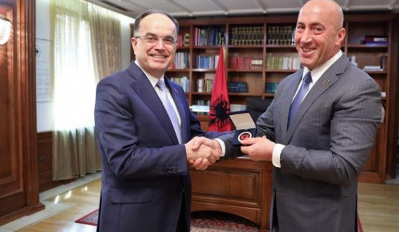 Haradinaj e takon presidentin Begaj, i shpreh gatishmërinë për bashkëpunim të ngushtë