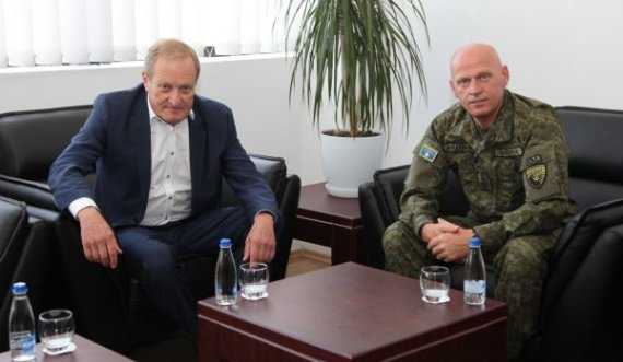 Kthehet gjenerali gjerman që ishte ballafaquar me barrikadat në veri