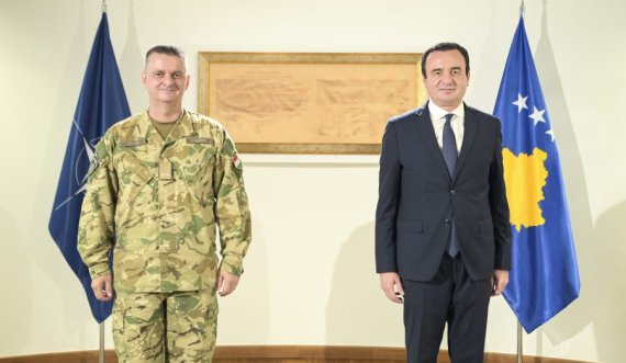 Kurti në zyrë me komandantin e KFOR-it, çfarë tha ai për policët e Kosovës në Veri